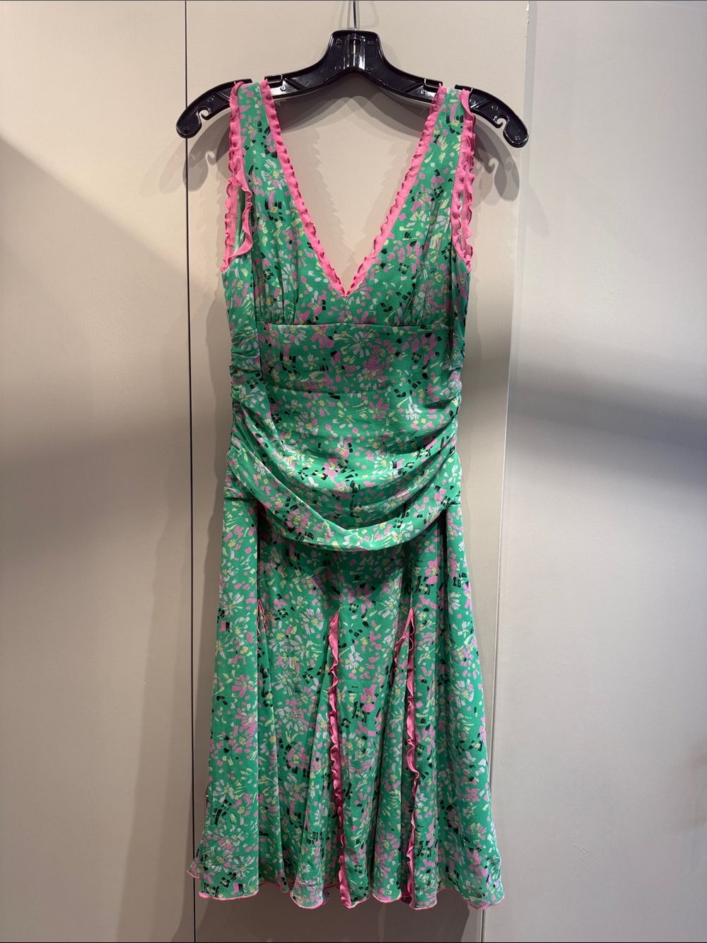 Vintage BCBG Green Floral V-Neck Dress with Pink Trim SIZE 4